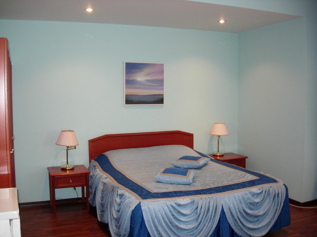 Noyabrsk酒店住宿-Russia Hotel