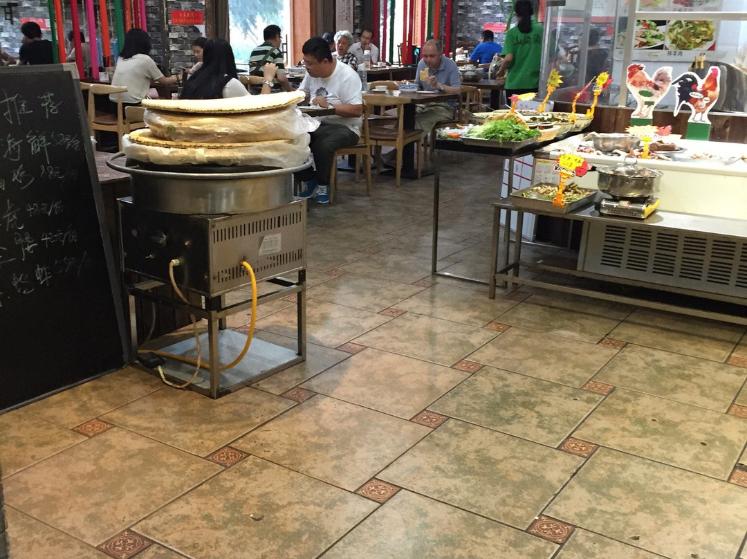 即墨市餐馆和美食-山沟沟特色酒店(燕儿岛路店)