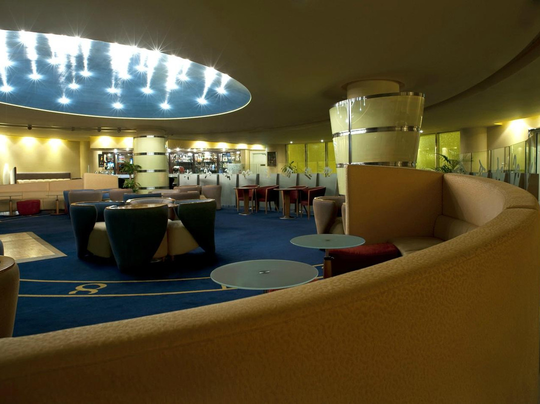 Masafi餐馆和美食-Astro's Rooftop Bar