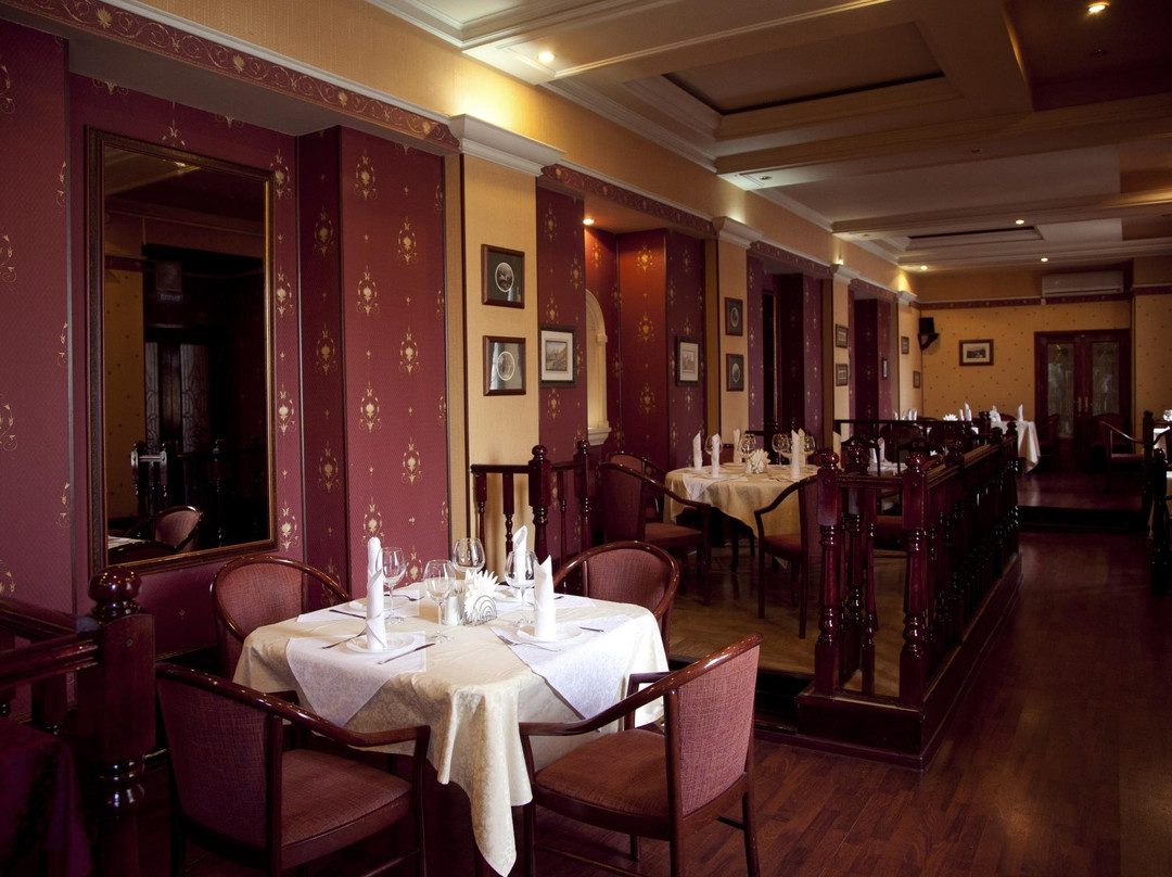 Chishma餐馆和美食-Rebryshkovaya