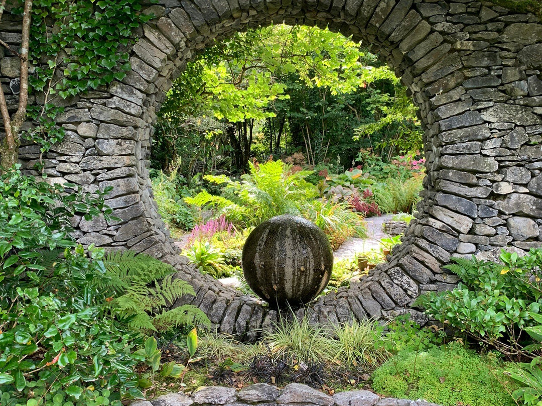Caher Bridge Garden景点图片