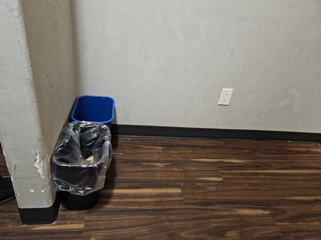 Home Inn & Suites - Yorkton主图