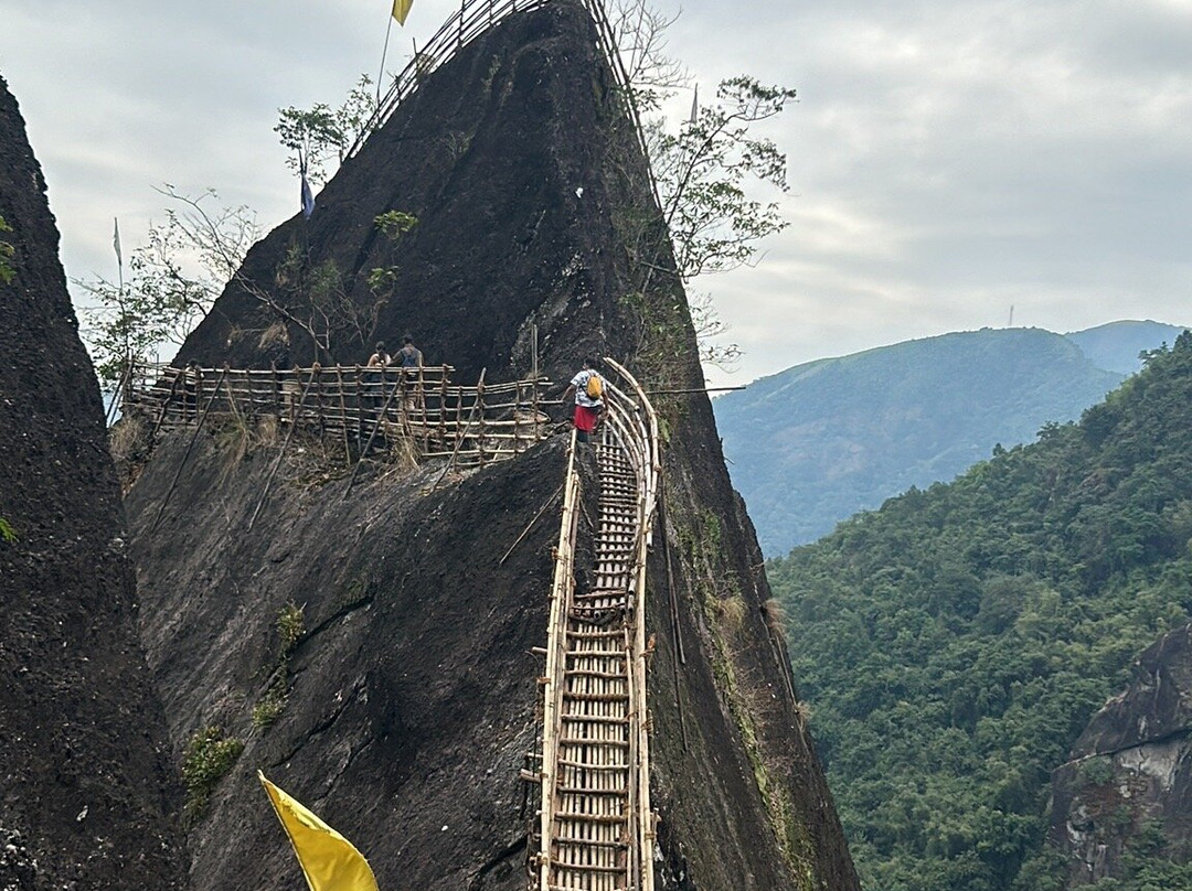 Mawryngkhang Trek景点图片