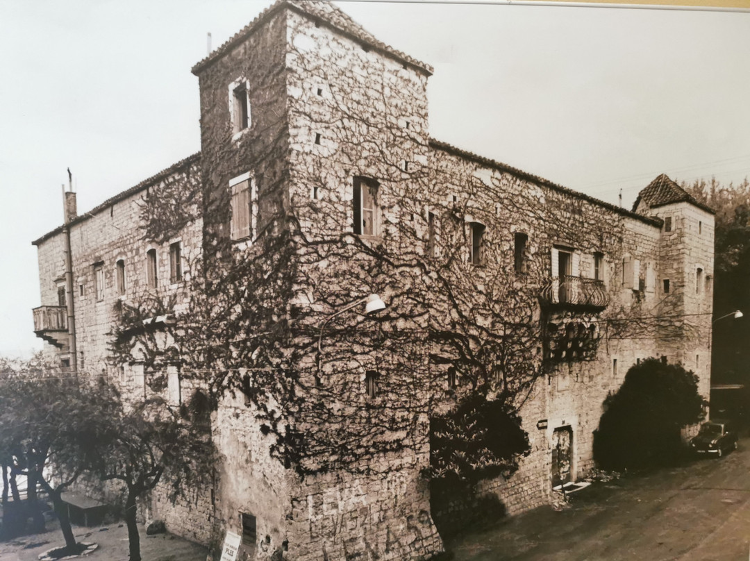 Kastel Vitturi景点图片