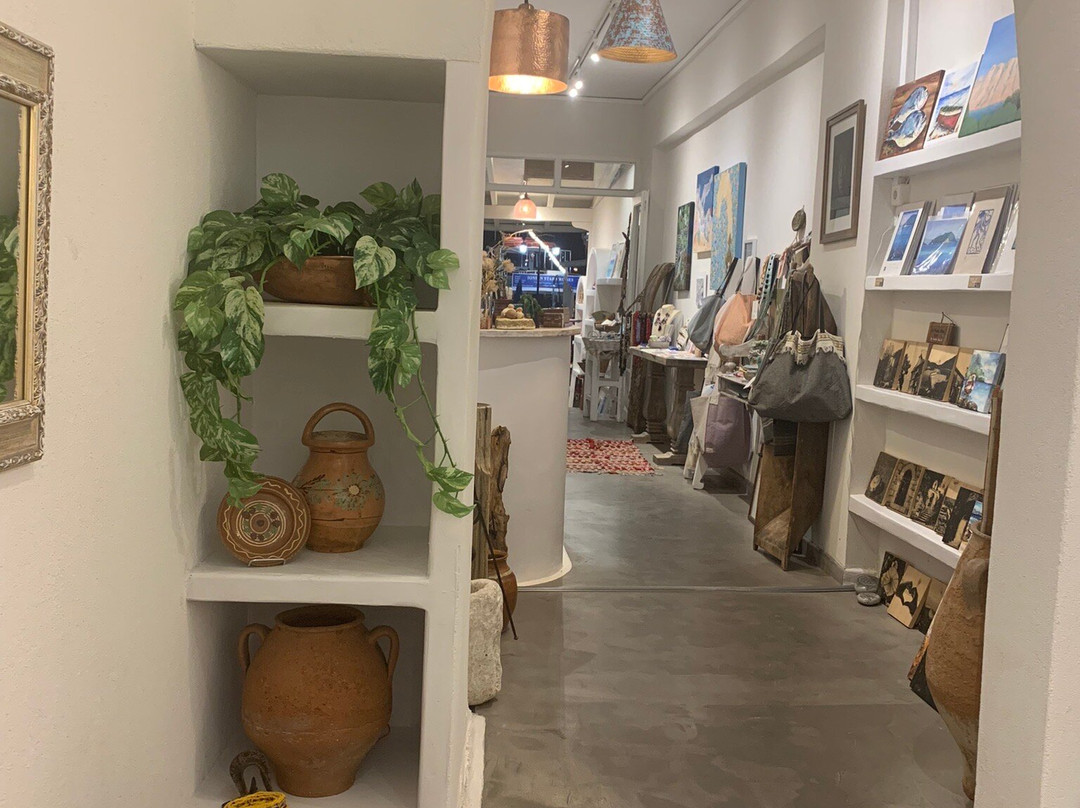 White Stones Gallery景点图片