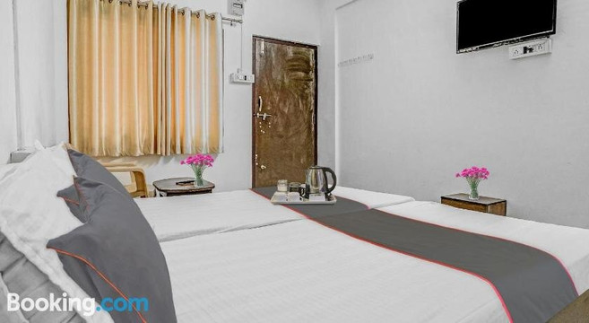 Oyo Flagship 70230 Homely Stay