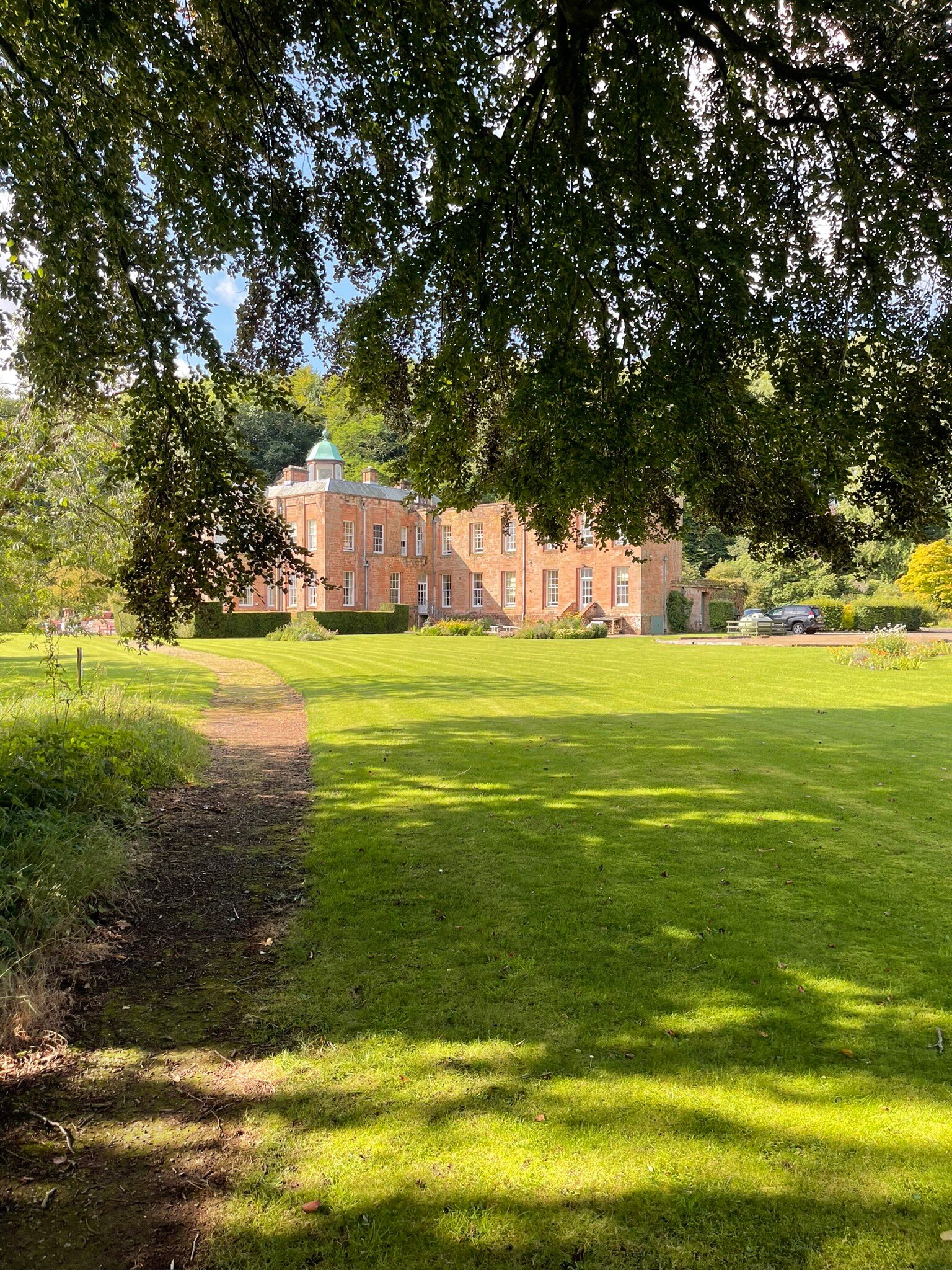 Warwick Hall-官方