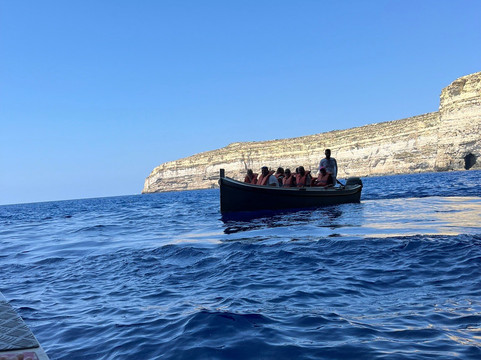 Mayjo Car Rentals & Tours-Victoria必去景点