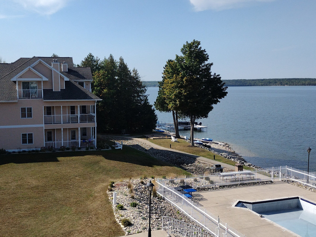 Westwood Shores Waterfront Resort主图