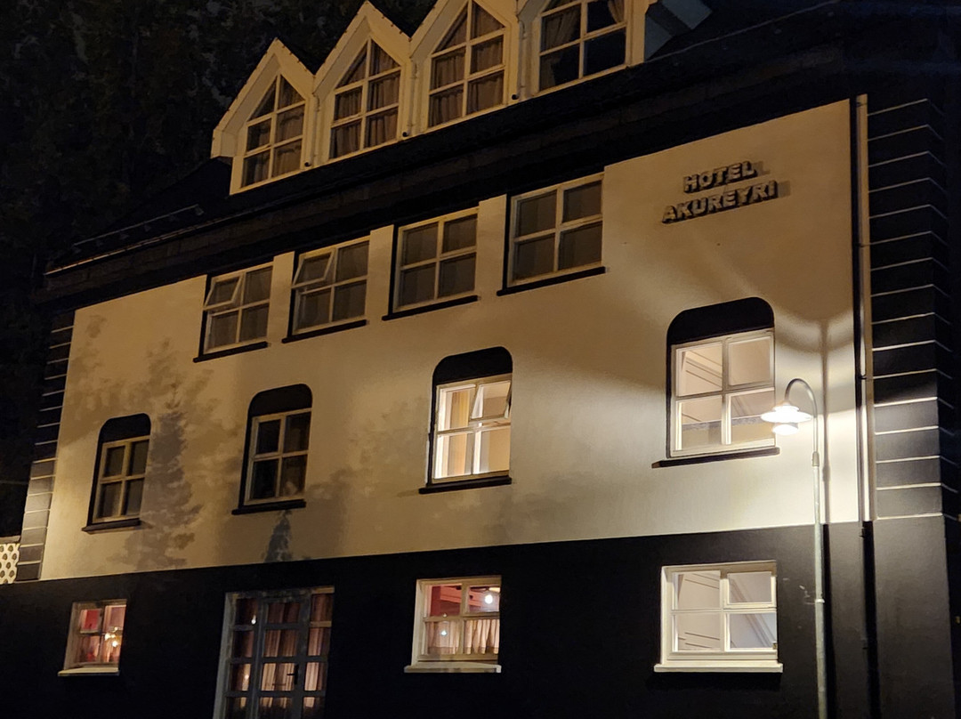 阿库雷里酒店主图