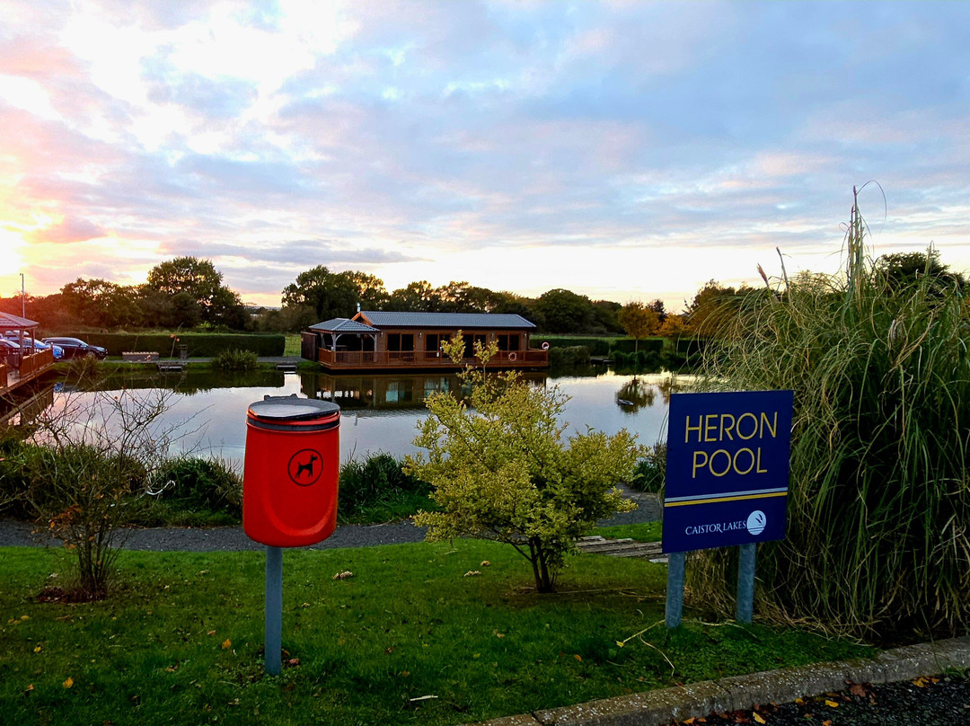 Caistor Lakes Fishing景点图片