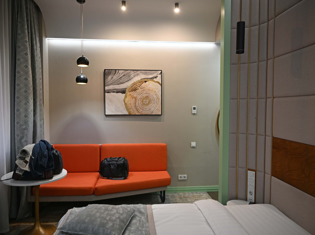 卡佐尔公园酒店主图