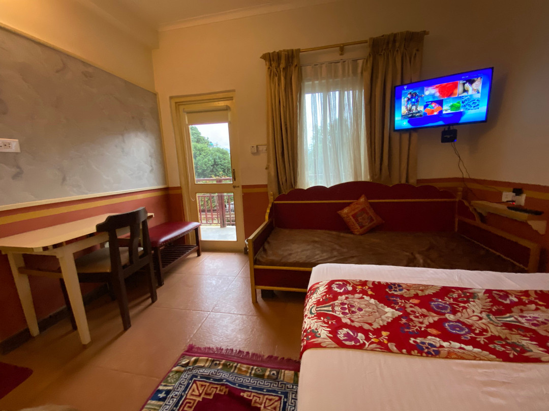 Three Jewels Boutique Hotel主图