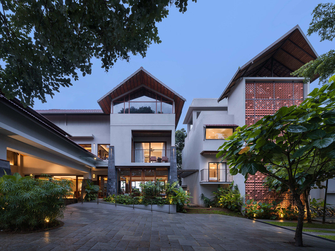 Sterling Lontano Waterfront - Wayanad