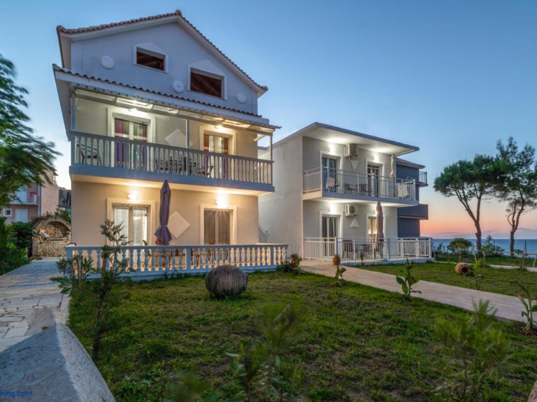 Villa Antonis Beachfront Deluxe Apartments