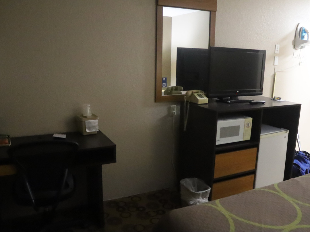 Super 8 by Wyndham Blue Earth主图