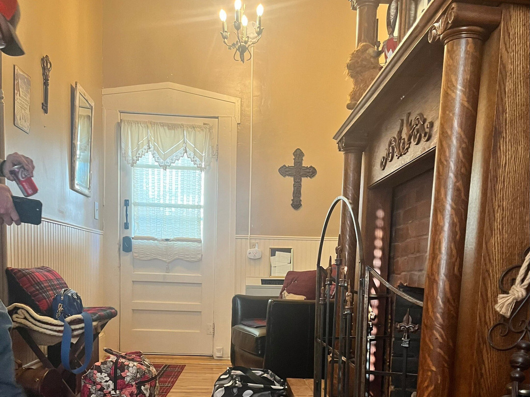 Hatchery House主图