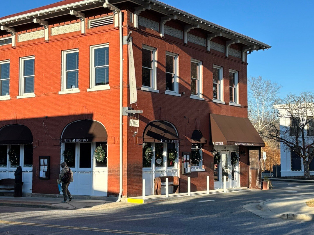 The Everett Hotel主图