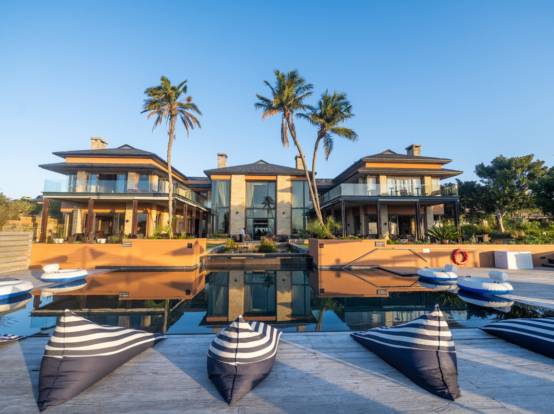 康拉德佩祖拉Spa度假酒店