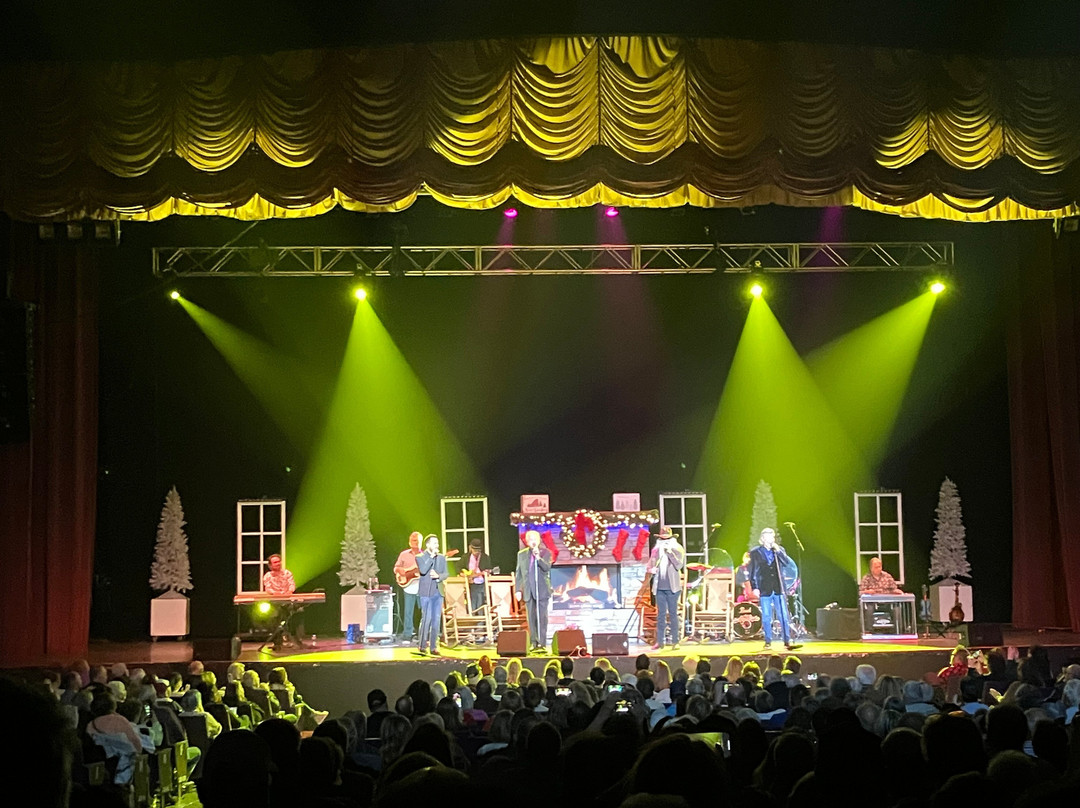 Crystal Grand Music Theater-威斯康星峡谷必去景点