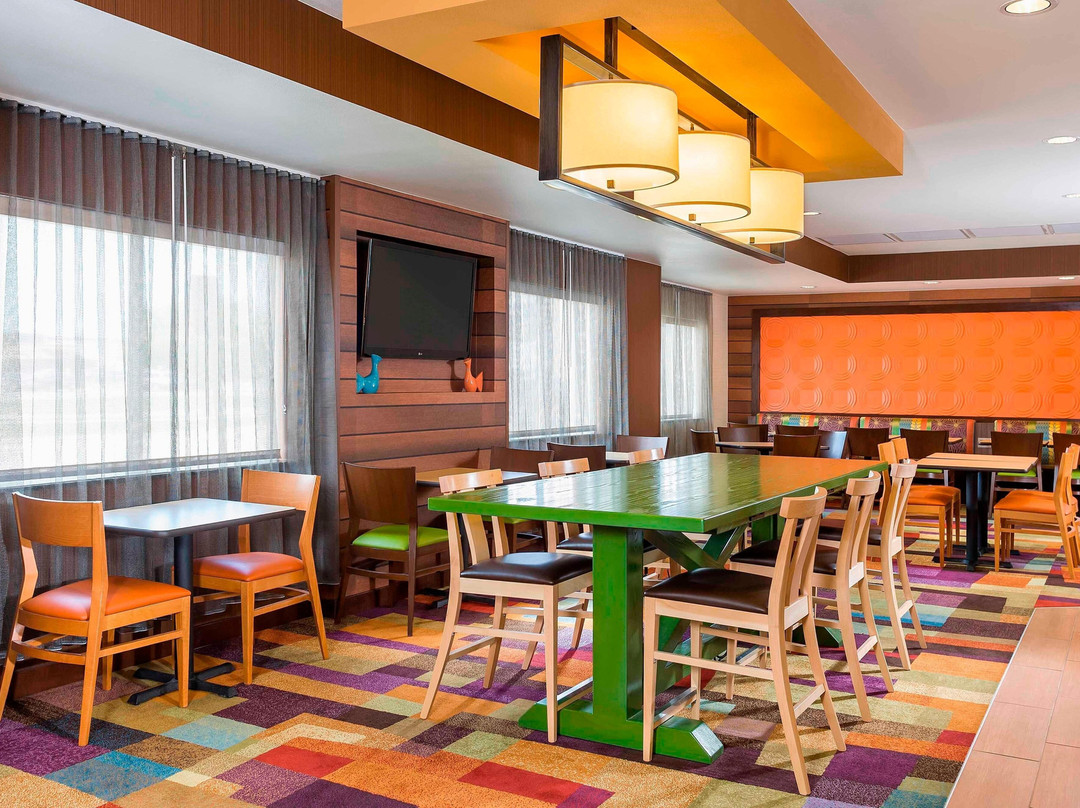 Fairfield by Marriott Inn & Suites Holland主图