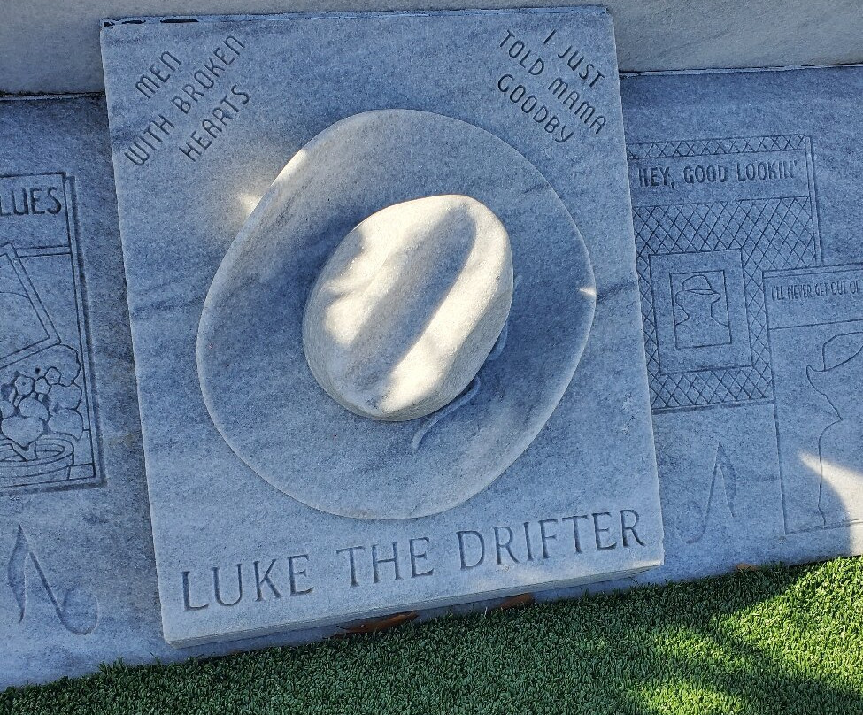 Hank Williams Memorial - Oakwood Annex Cemetery-蒙哥马利必去景点