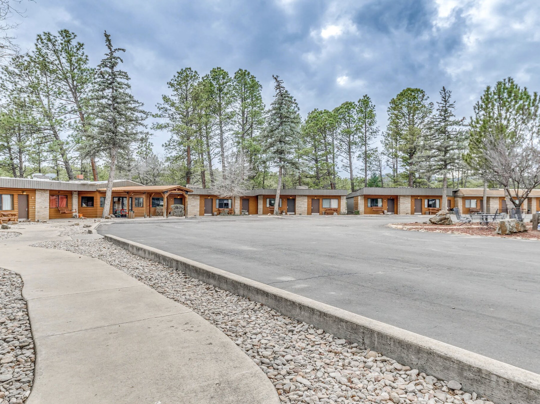 West Winds Lodge