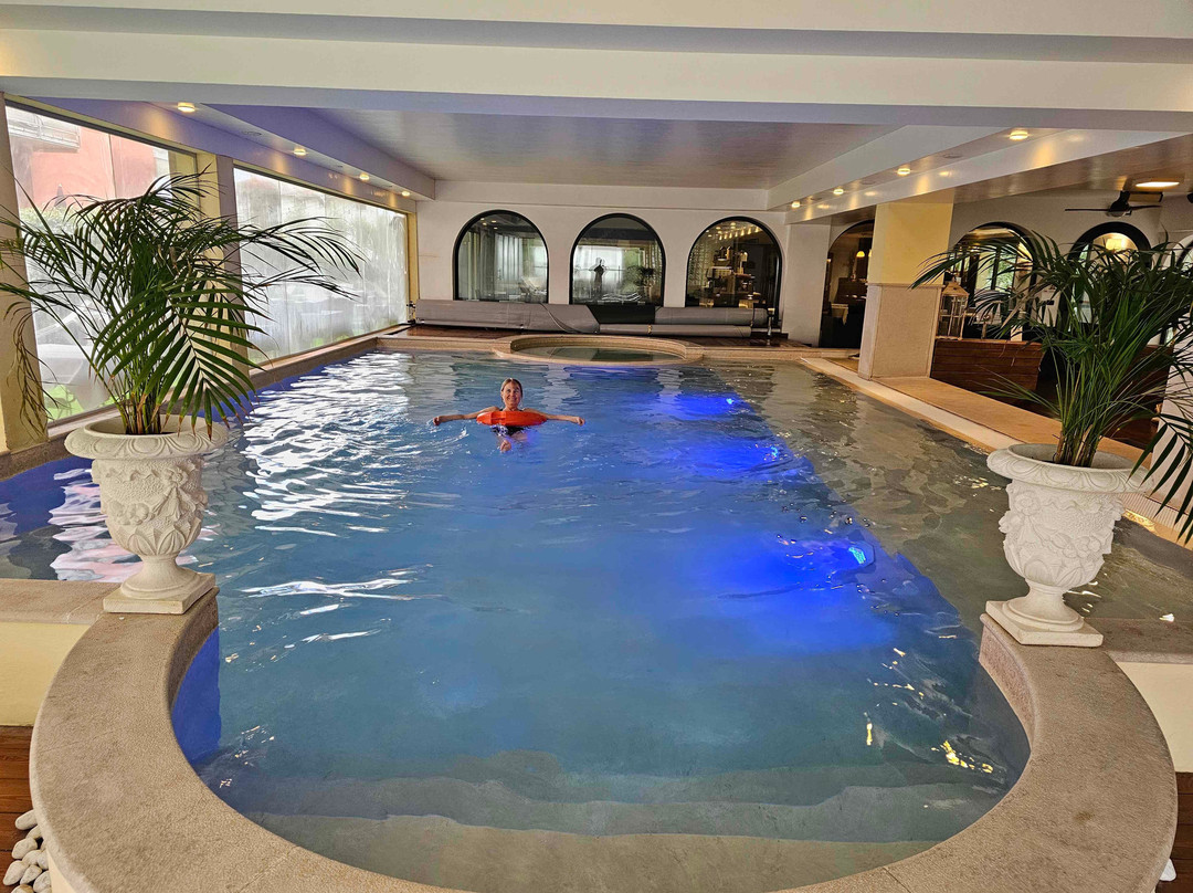 海军上将埃姆雷别墅酒店主图