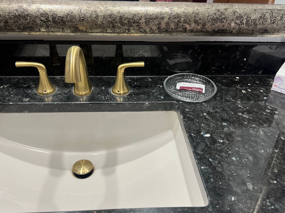 阿塔斯卡德罗速8酒店主图