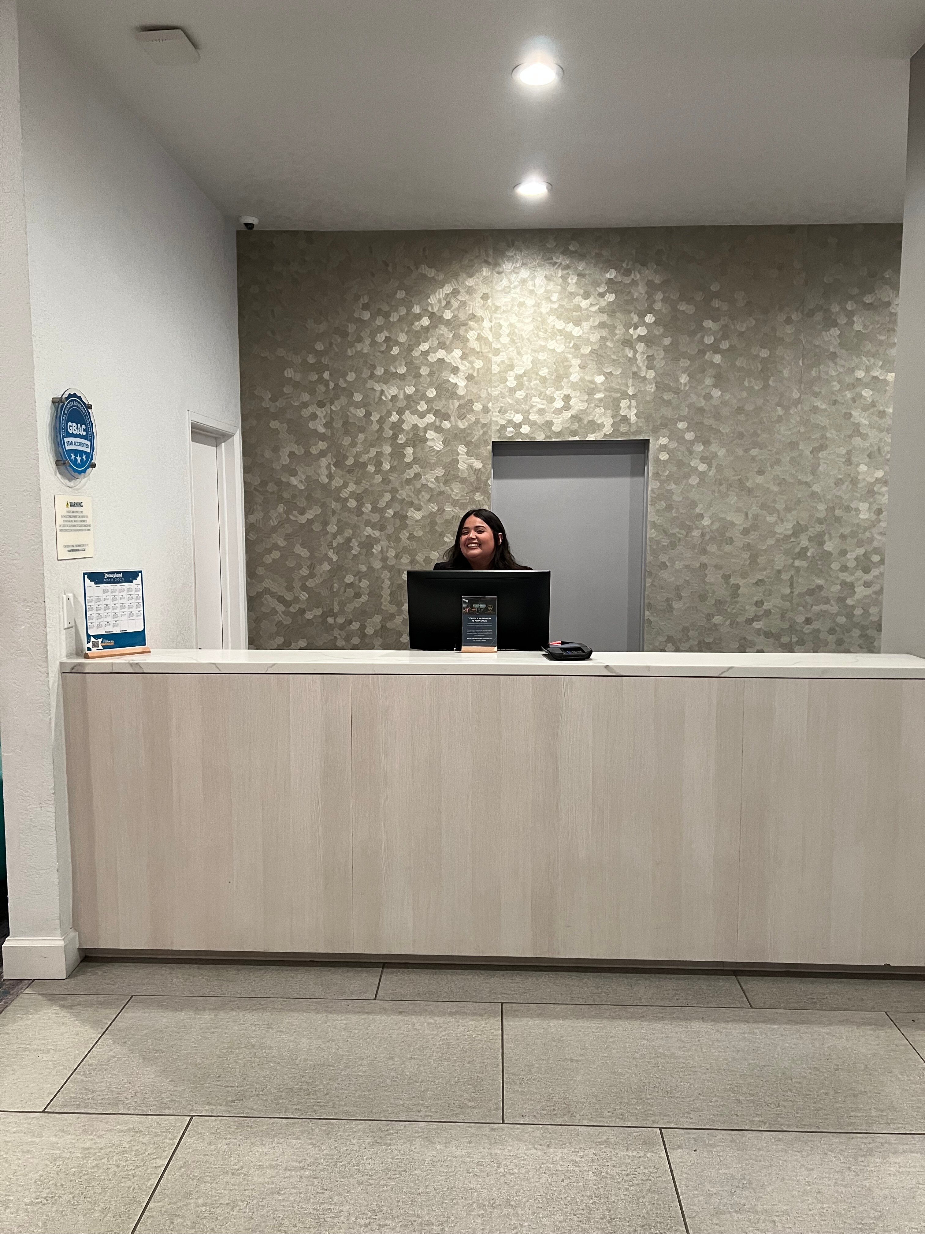 阿纳海姆广场套房酒店-浴室