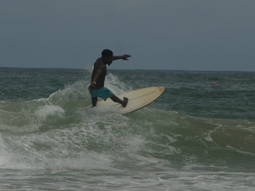 Justice's Brothers Surf School & Camp-Busua必去景点