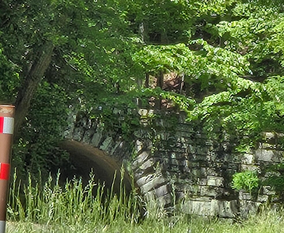 The Tunnel To Nowhere-布赖森城必去景点