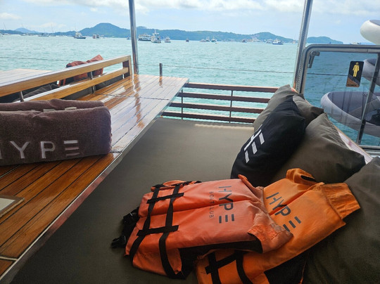 豪华游轮俱乐部之旅-查龙必去景点