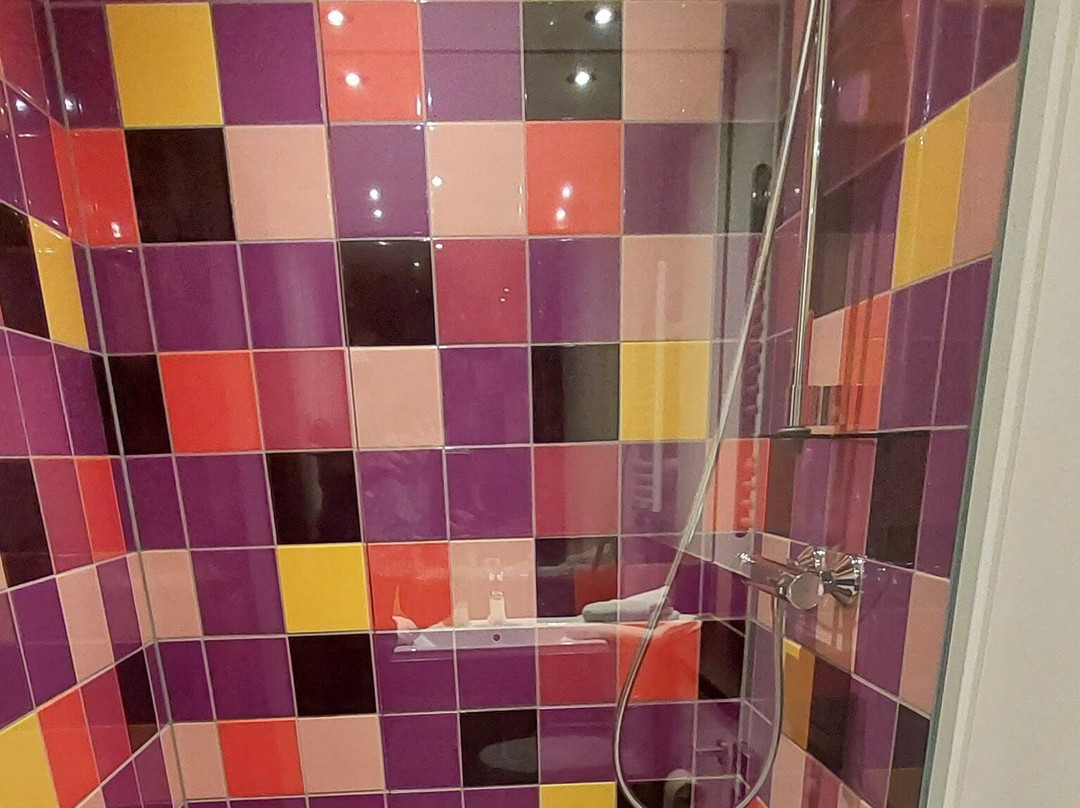 新天鹅堡探险家酒店主图