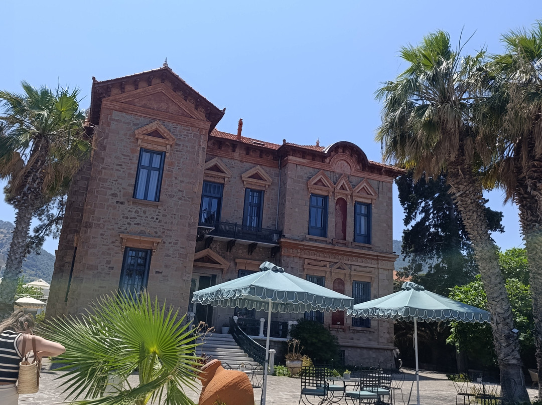 洛瑞特酒店主图