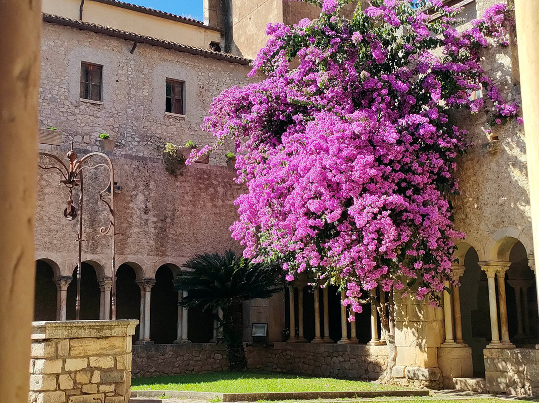 Abbazia di Valvisciolo-Sermoneta必去景点