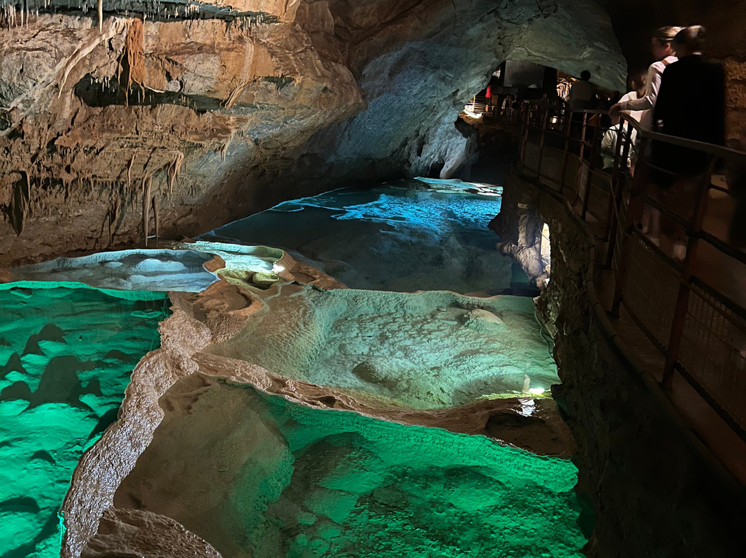 Grotte de la Cocalière-Courry必去景点