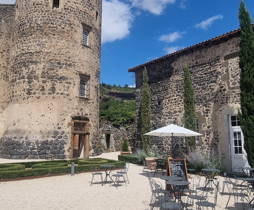 Forteresse de Saint-Vidal-Saint-Vidal必去景点