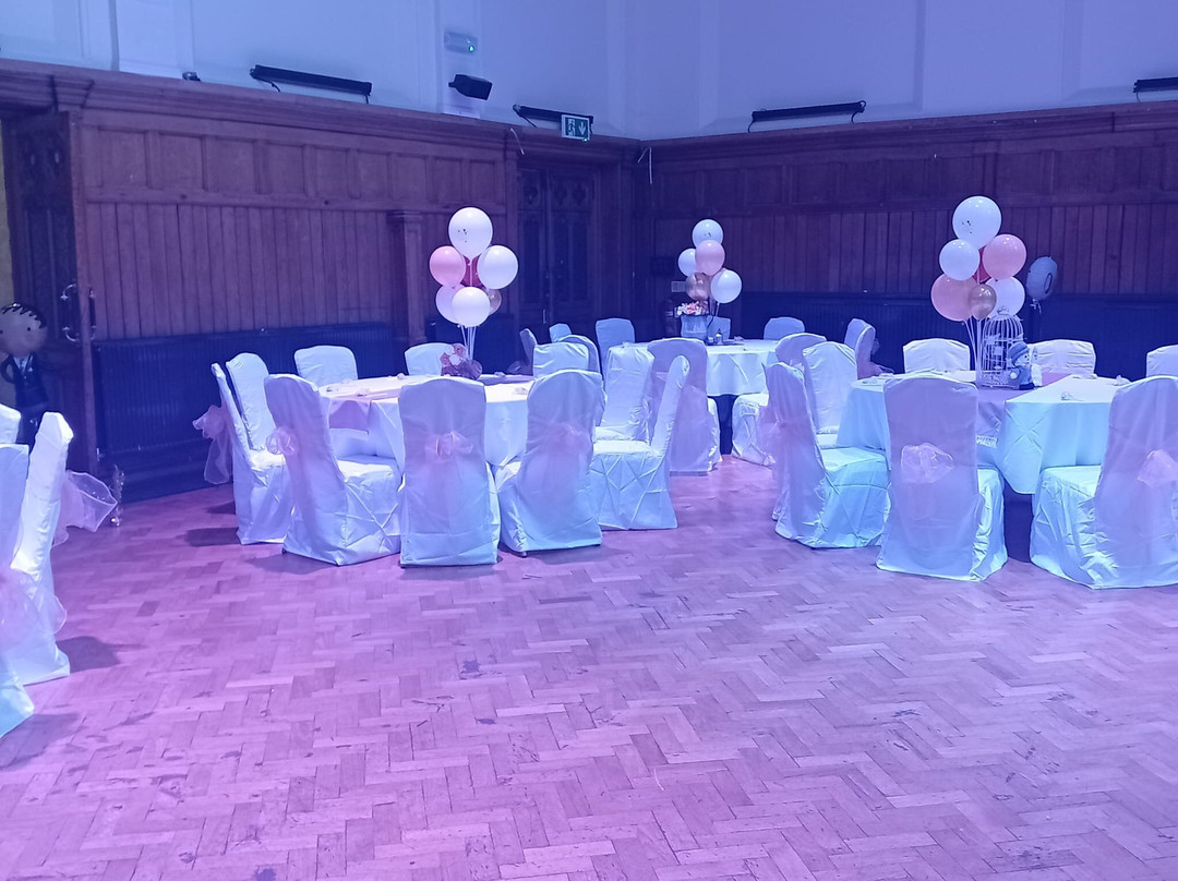 The Old Courts-威根必去景点