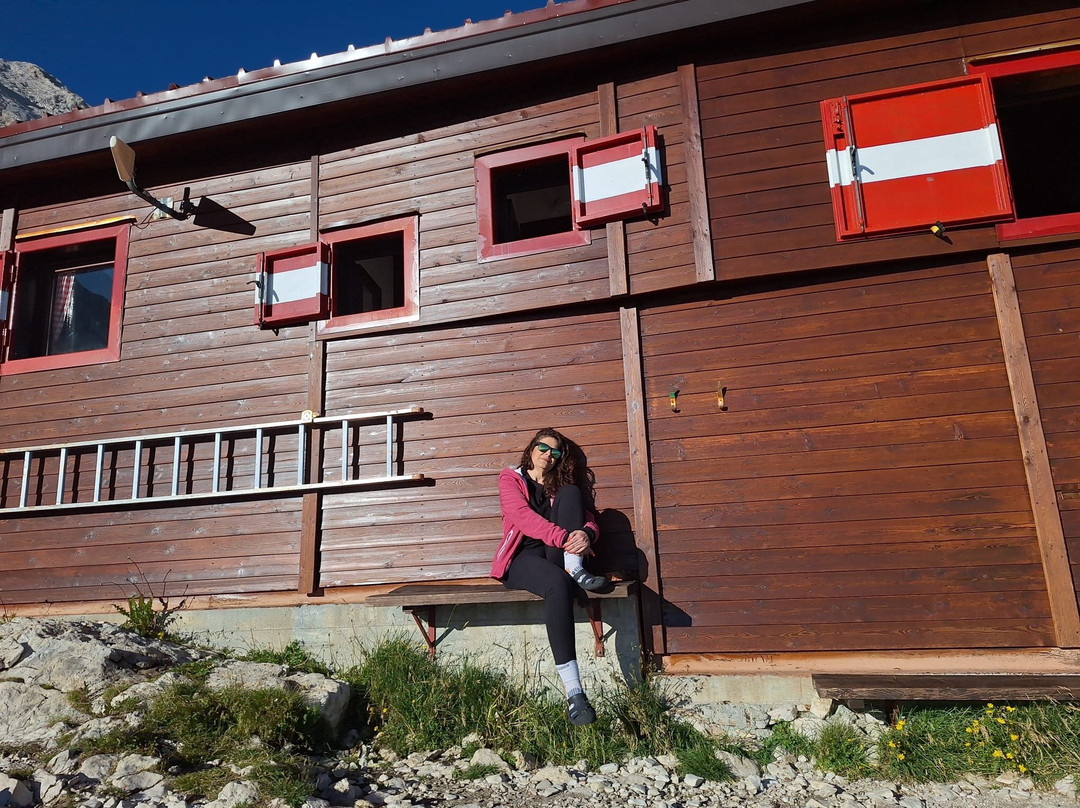 Dai Prati di Tivo al Rifugio Franchetti-Pietracamela必去景点