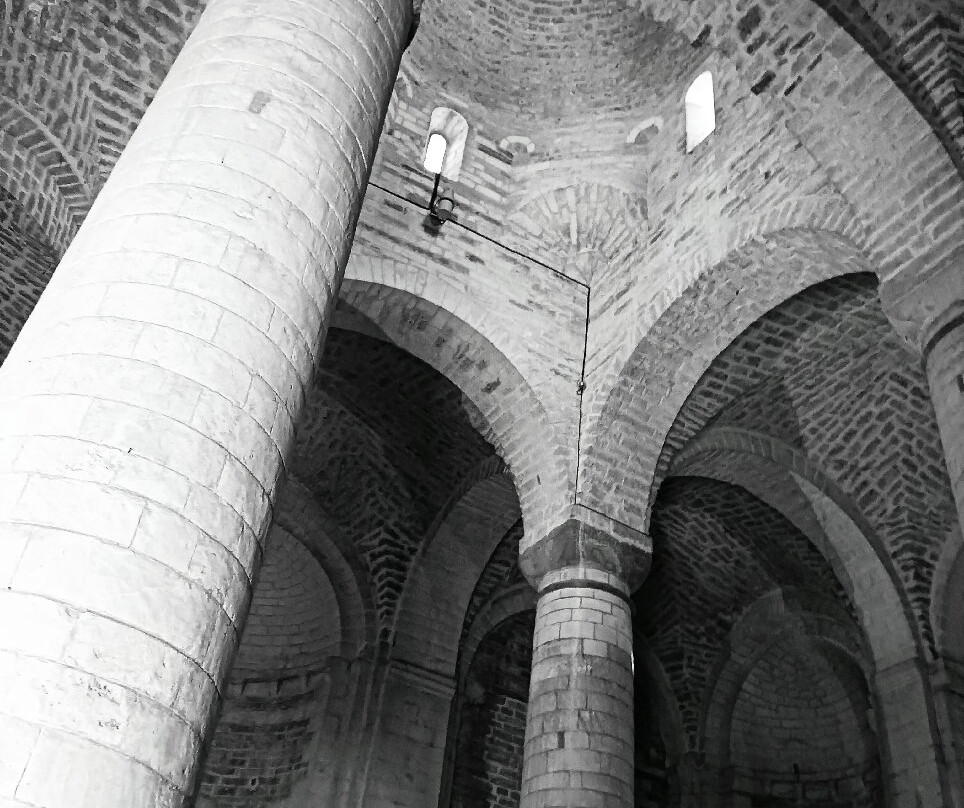 Abbazia di San Vittore delle Chiuse-Genga必去景点
