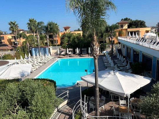 普密尔酒店主图