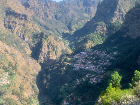 Manuel Tours-沙尔必去景点