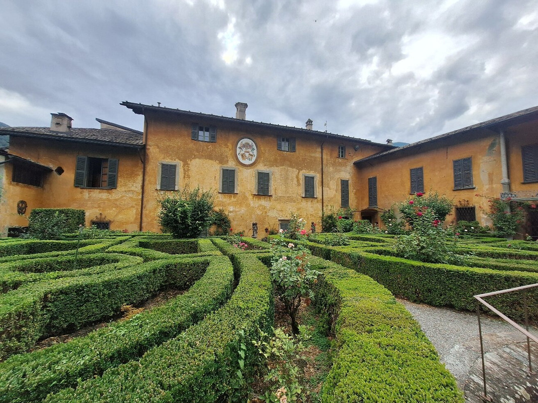 Palazzo Salis e Museo Senza Frontiere-蒂拉诺必去景点