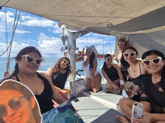 Coromuel Charters-拉巴斯必去景点