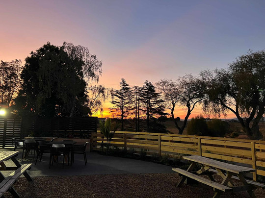 Red Fox Tavern主图