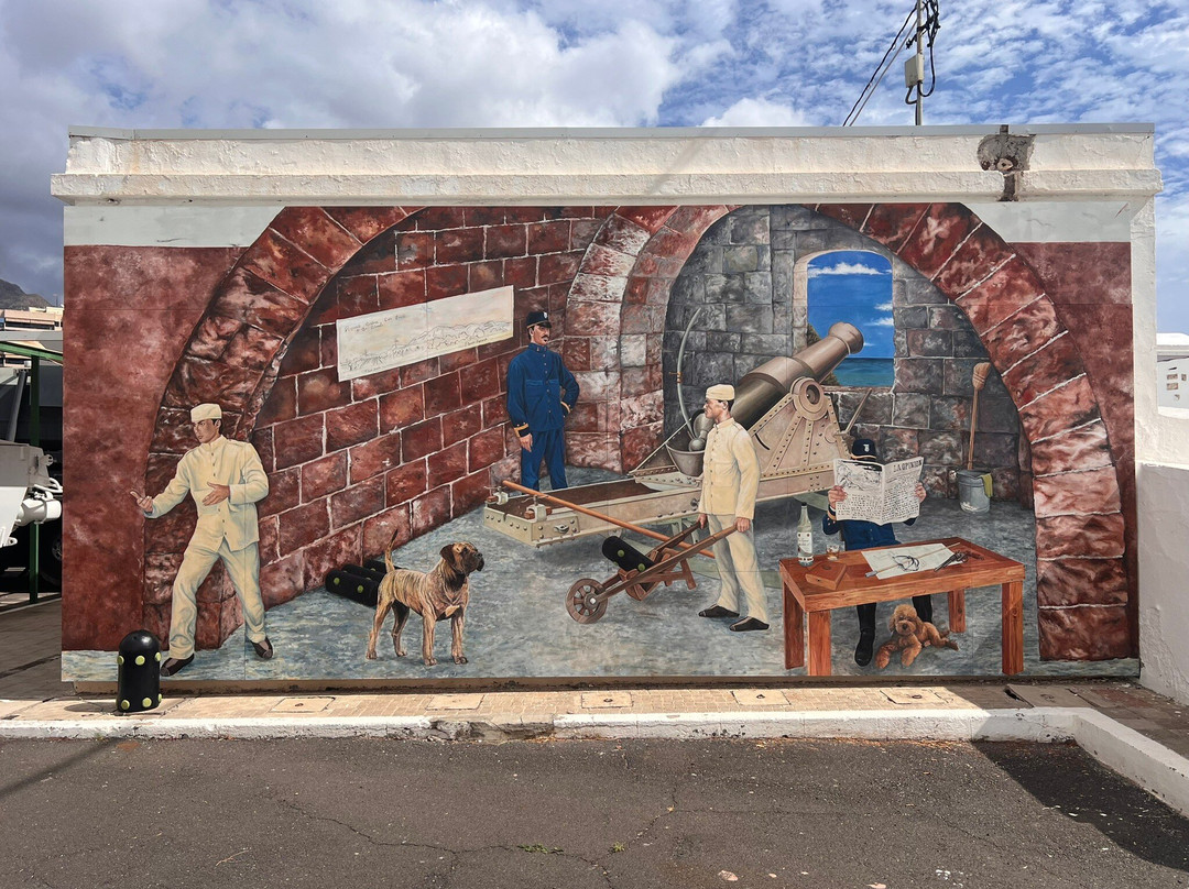 Museo Historico Militar de Canarias-圣克鲁斯-德特内里费必去景点