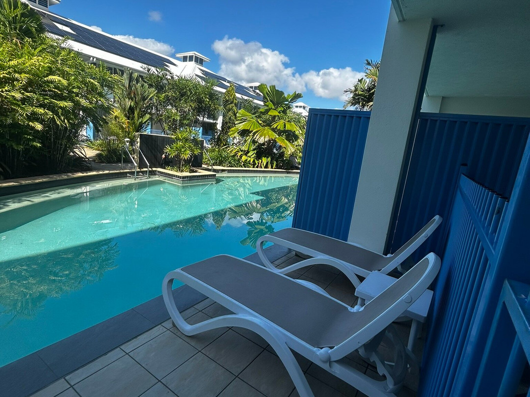 盛橡泻湖酒店主图