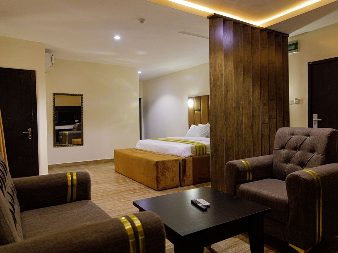 Vizit Hotel & Suites