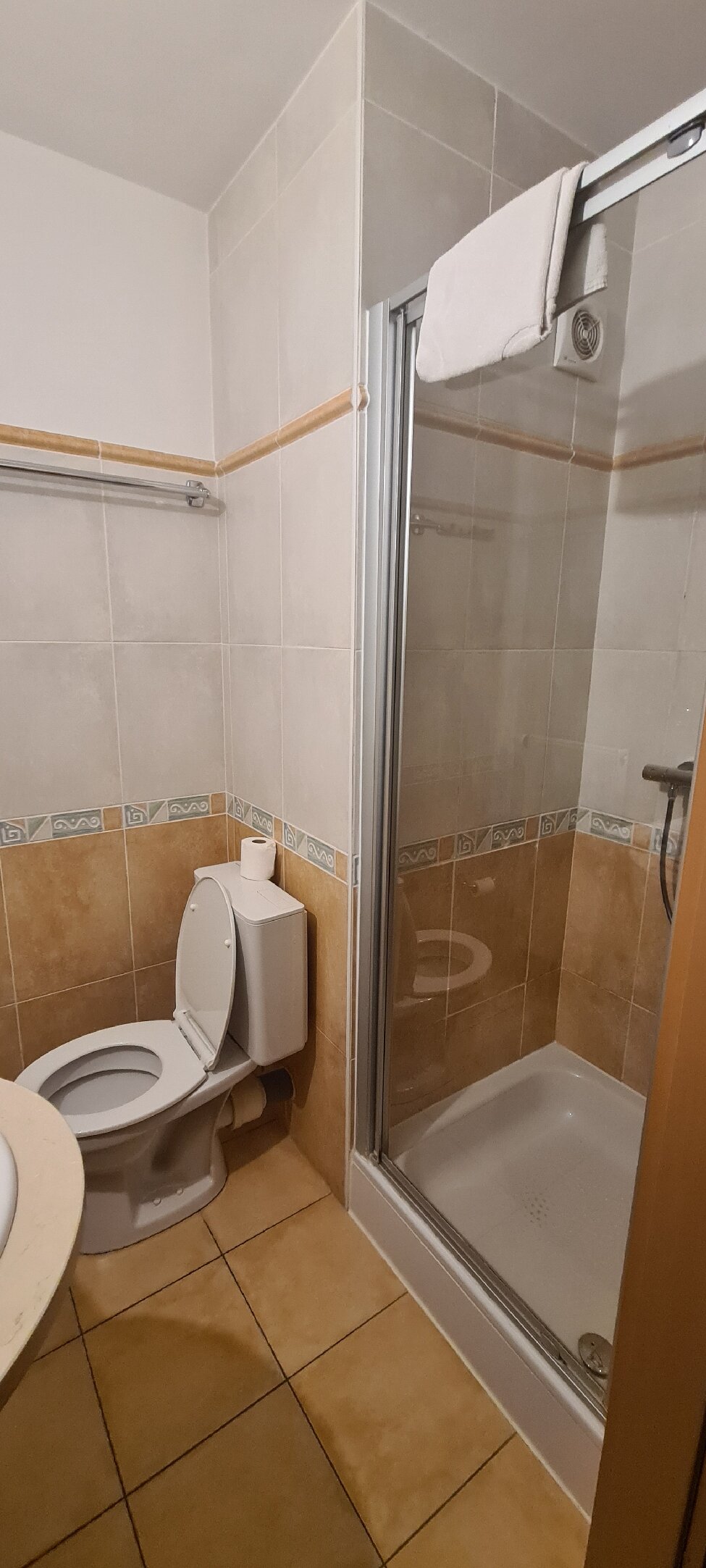 南沙勒罗瓦机场酒店-官方